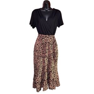 BTFBM Women's Dress Short Sleeve Black Top Floral Ruffle Bottom Size Medium